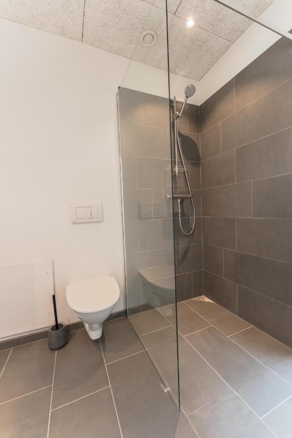 Studio Apartments Close To Airport Mithvagur Exterior photo
