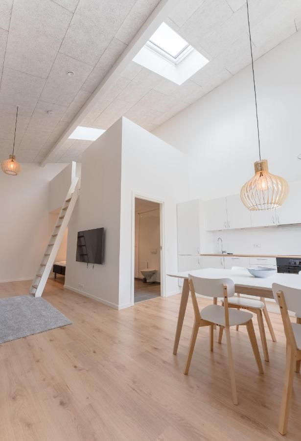 Studio Apartments Close To Airport Mithvagur Exterior photo